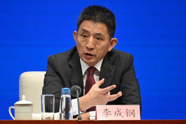 皇冠体育App下载
_又输给了李成钢皇冠体育App下载
，贝森特承诺：美方不再考虑对华加征100%关税