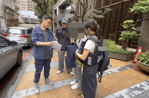 皇冠信用盘登1
_台北市爆出“富二代豪宅双尸案”皇冠信用盘登1
,女毒贩落网画面曝光